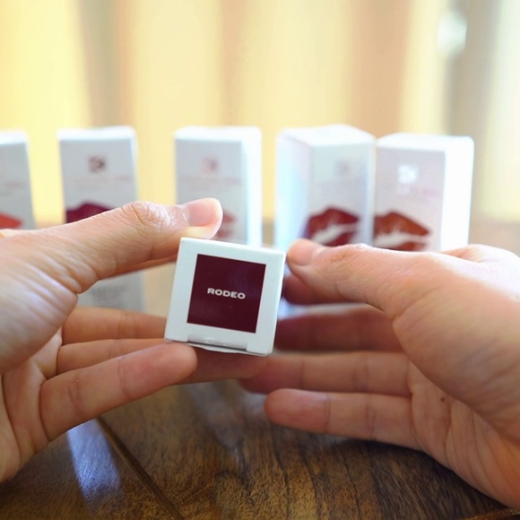 Kaplan md perfect pout lipstick with spf - Picture 8 of 8